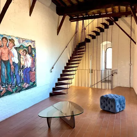 Casa Torre D'arnolfo Di Cambio * 콜레 발델사